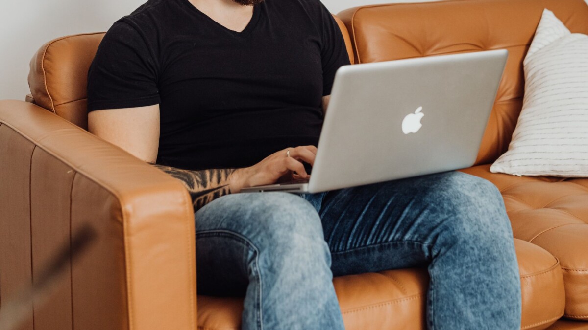 Descubra como a terapia online pode ajudar a enfrentar a ansiedade com conforto