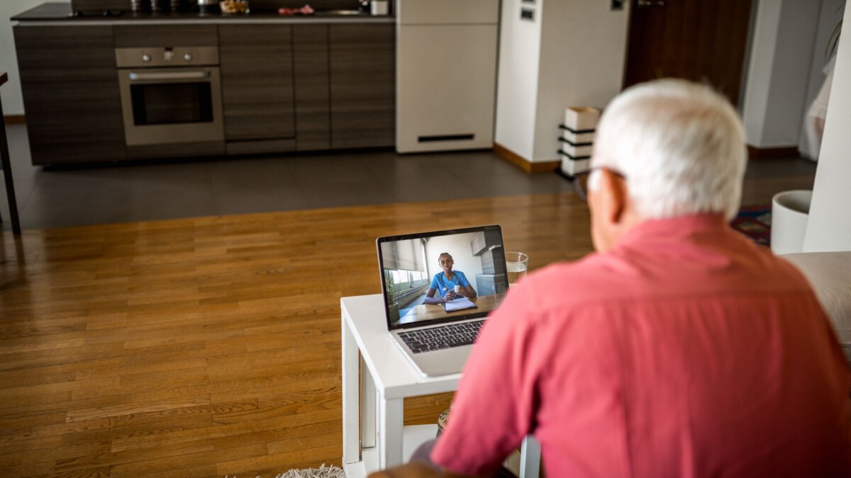 Descubra as vantagens e desvantagens da terapia online e como ela pode se adaptar a diferentes perfis de pacientes.